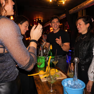 Cena mixta para desconocidos